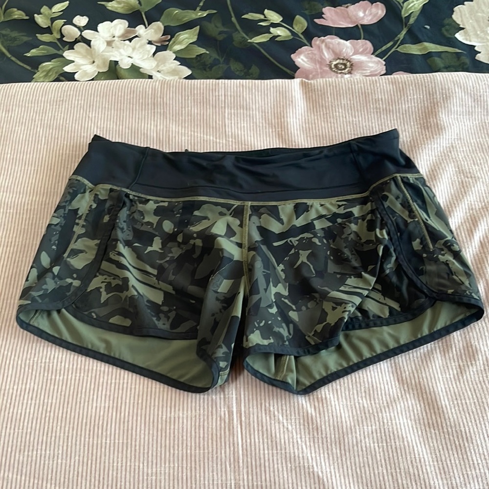 Lululemon Speed Up short